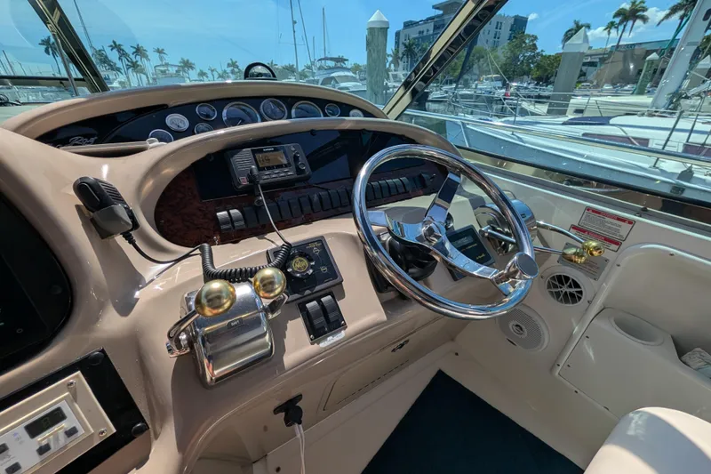 Slide: The Image of Helm of 2001 Sea Ray 410 Sundancer - 11