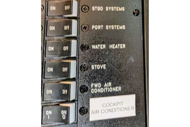Slide: The Image of Control panel of a 2001 Sea Ray 410 Sundancer - 23