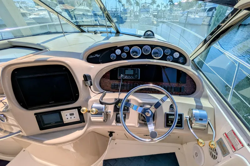 Slide: The Image of 2001 Sea Ray 410 Sundancer - 'Magical Waves - 6
