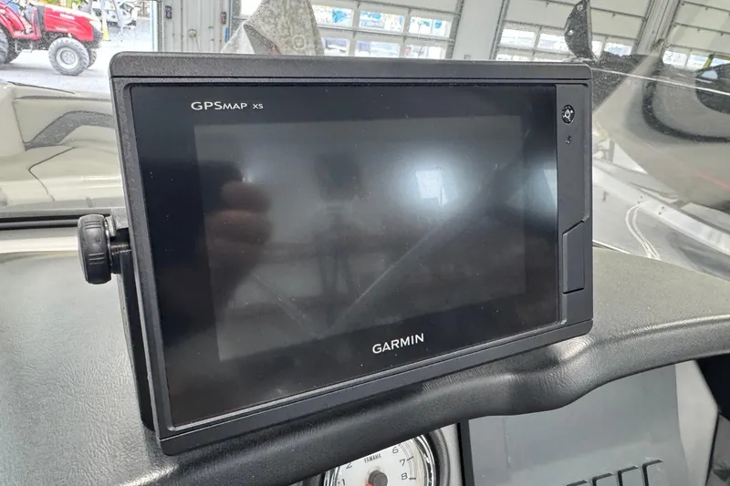 Slide: The Image of Garmin GPSMAP XS on 2017 Yamaha SX240 HO boat dashboard. - 4