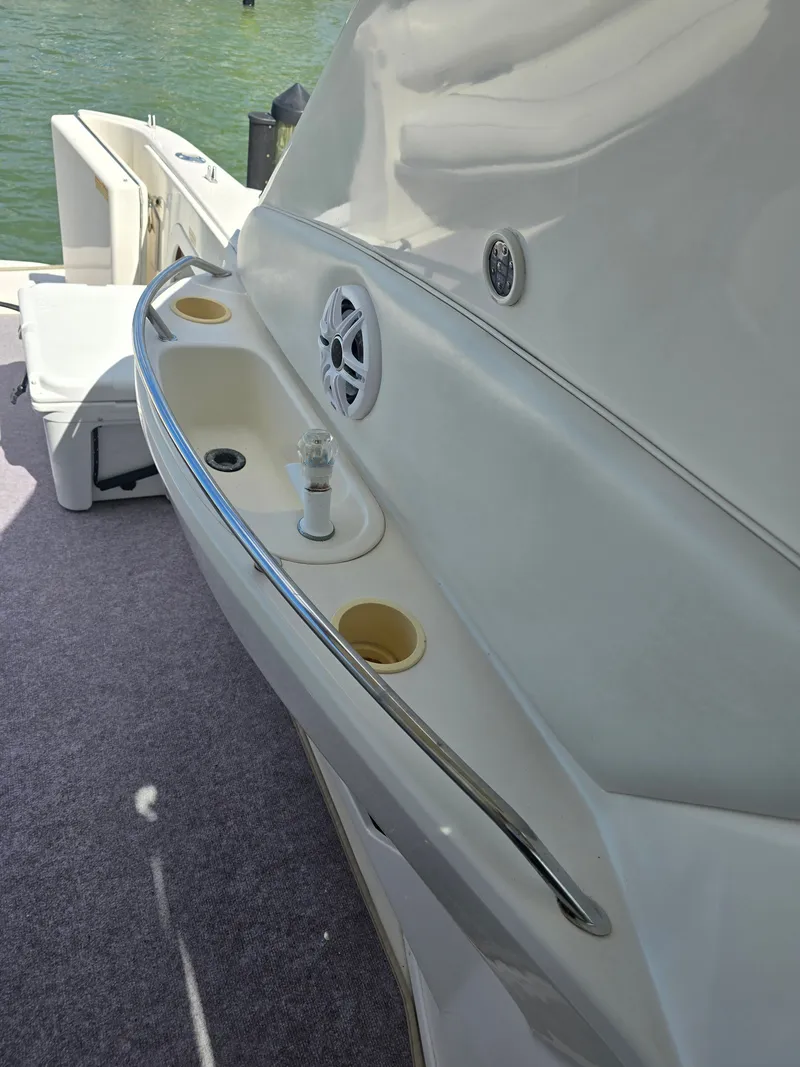 Slide: The Image of Interior of a 1998 Sea Ray 450 Sundancer yacht. - 10