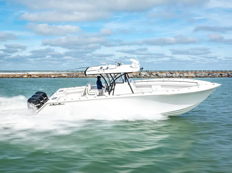 The Image of 2020 SeaHunter 35 Tournament boat cruising on the water. - 0