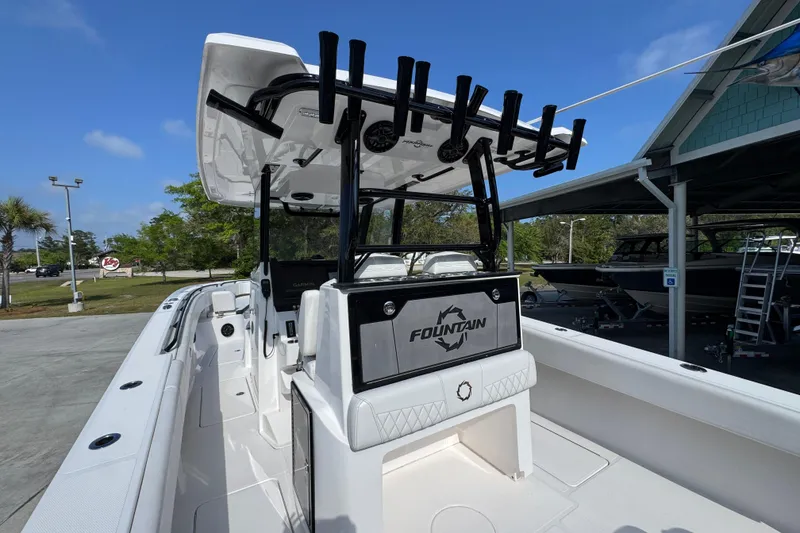 Slide: The Image of 2024 Fountain Bluewater 38 Tournament Edition boat, featuring sleek design and advanced fishing equipment. - 31