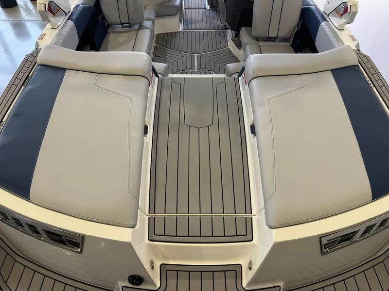 Slide: The Image of Nautique Super Air Nautique 210 2020 - 10