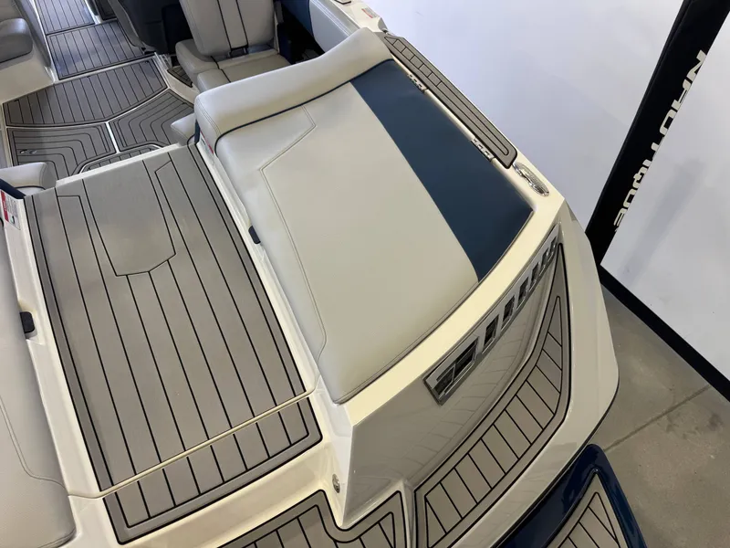 Slide: The Image of Nautique Super Air Nautique 210 2020 - 11