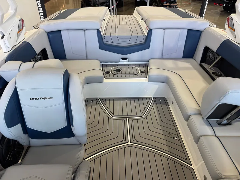 Slide: The Image of Nautique Super Air Nautique 210 2020 - 22