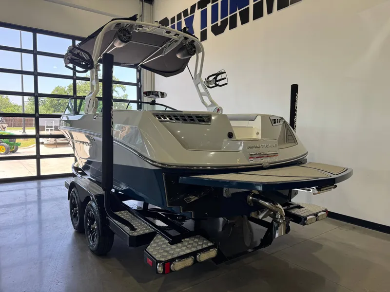Slide: The Image of Nautique Super Air Nautique 210 2020 - 5