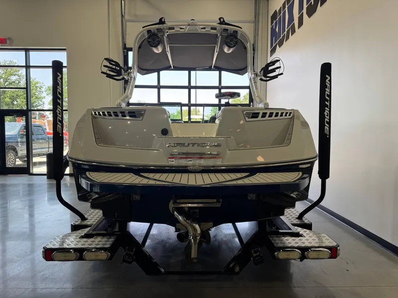 Slide: The Image of Nautique Super Air Nautique 210 2020 - 6