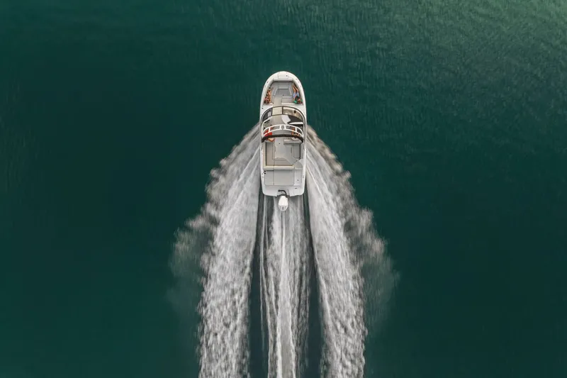Slide: The Image of Sea Ray SDX 250 Outboard 2026 - 44