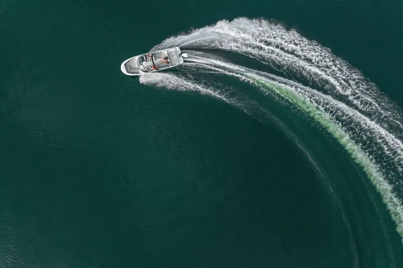 Slide: The Image of Sea Ray SDX 250 Outboard 2026 - 45