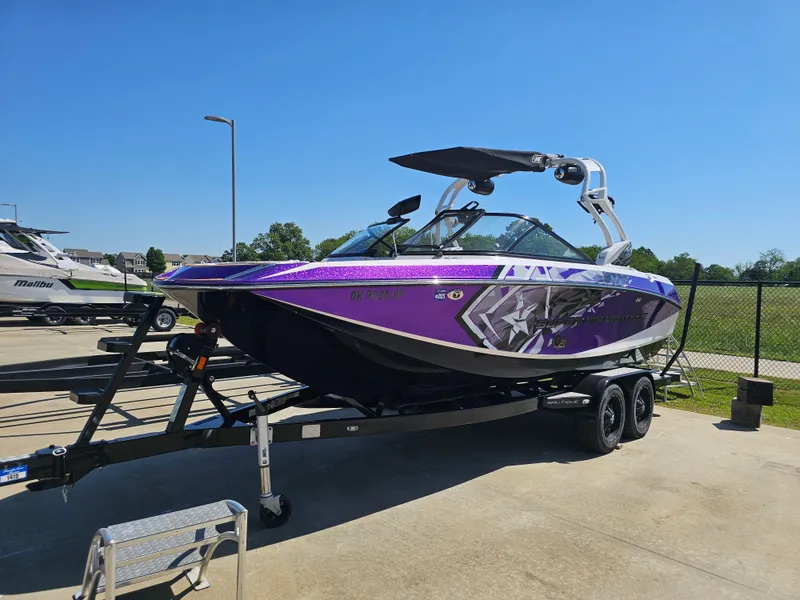 Slide: The Image of Nautique Super Air Nautique G21 2014 - 1