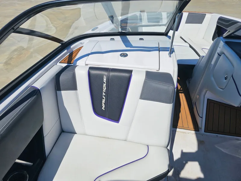 Slide: The Image of Nautique Super Air Nautique G21 2014 - 11