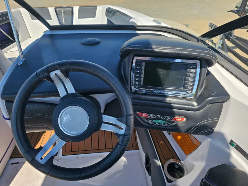Slide: The Image of Nautique Super Air Nautique G21 2014 - 13