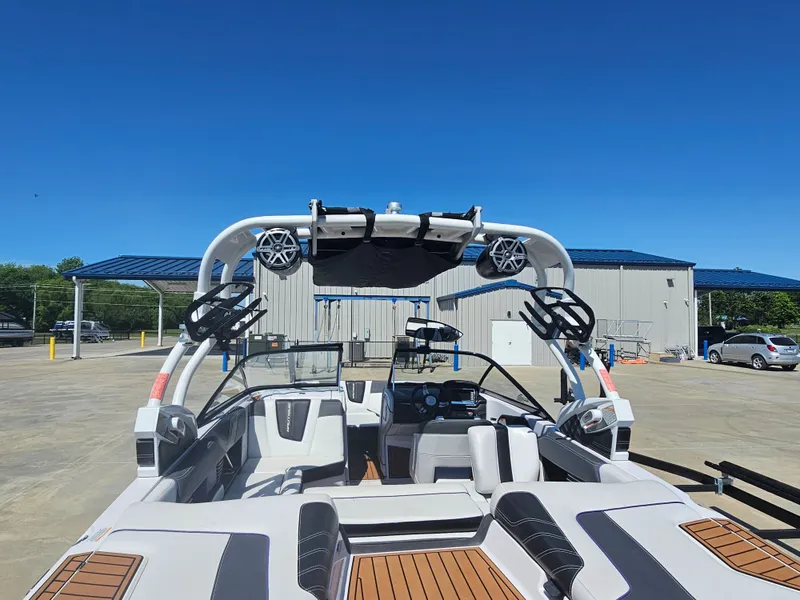 Slide: The Image of Nautique Super Air Nautique G21 2014 - 15