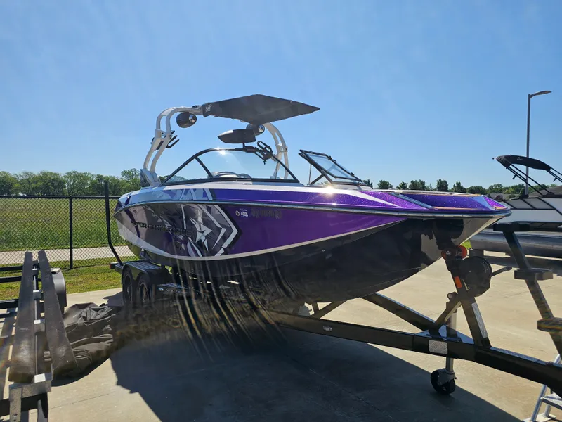 Slide: The Image of Nautique Super Air Nautique G21 2014 - 3