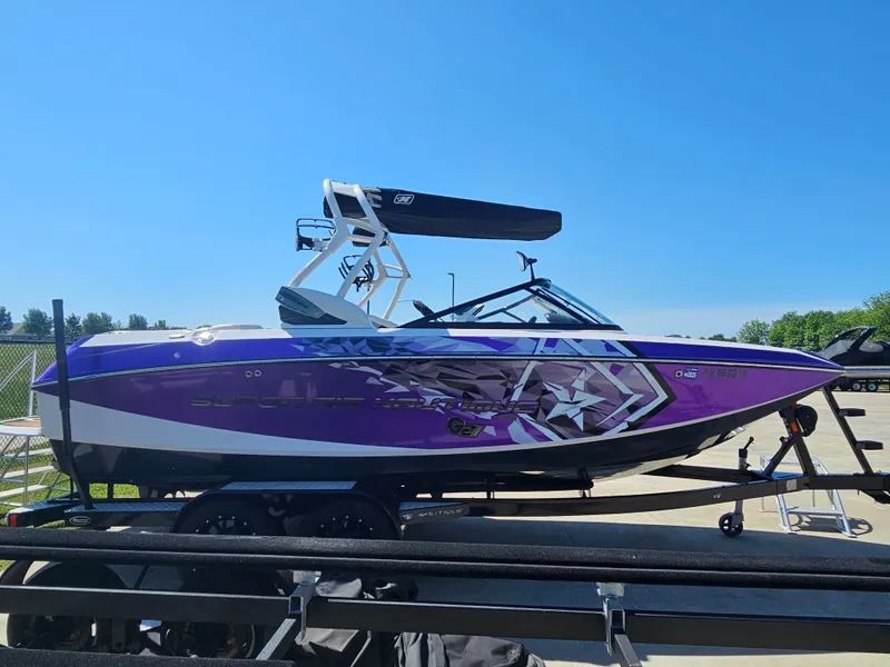 Slide: The Image of Nautique Super Air Nautique G21 2014 - 4