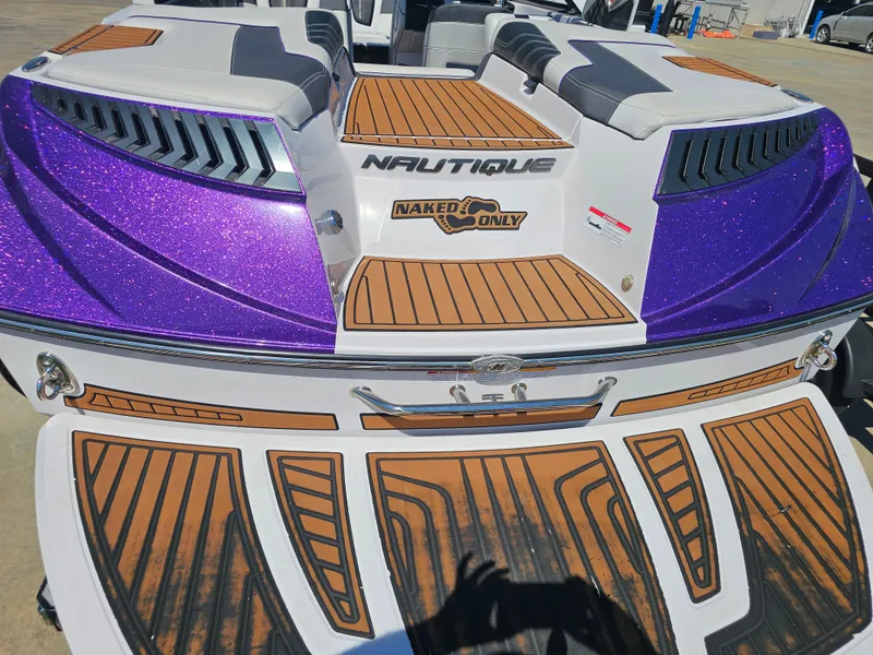 Slide: The Image of Nautique Super Air Nautique G21 2014 - 6