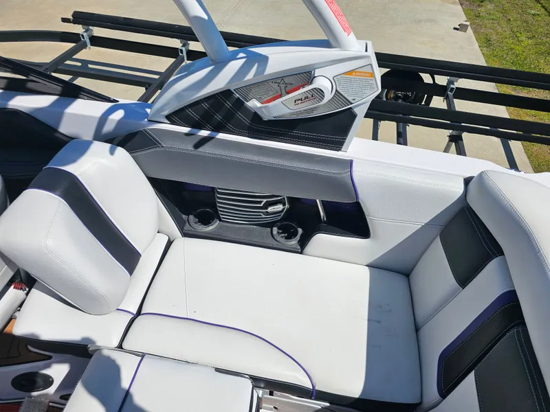 Slide: The Image of Nautique Super Air Nautique G21 2014 - 9