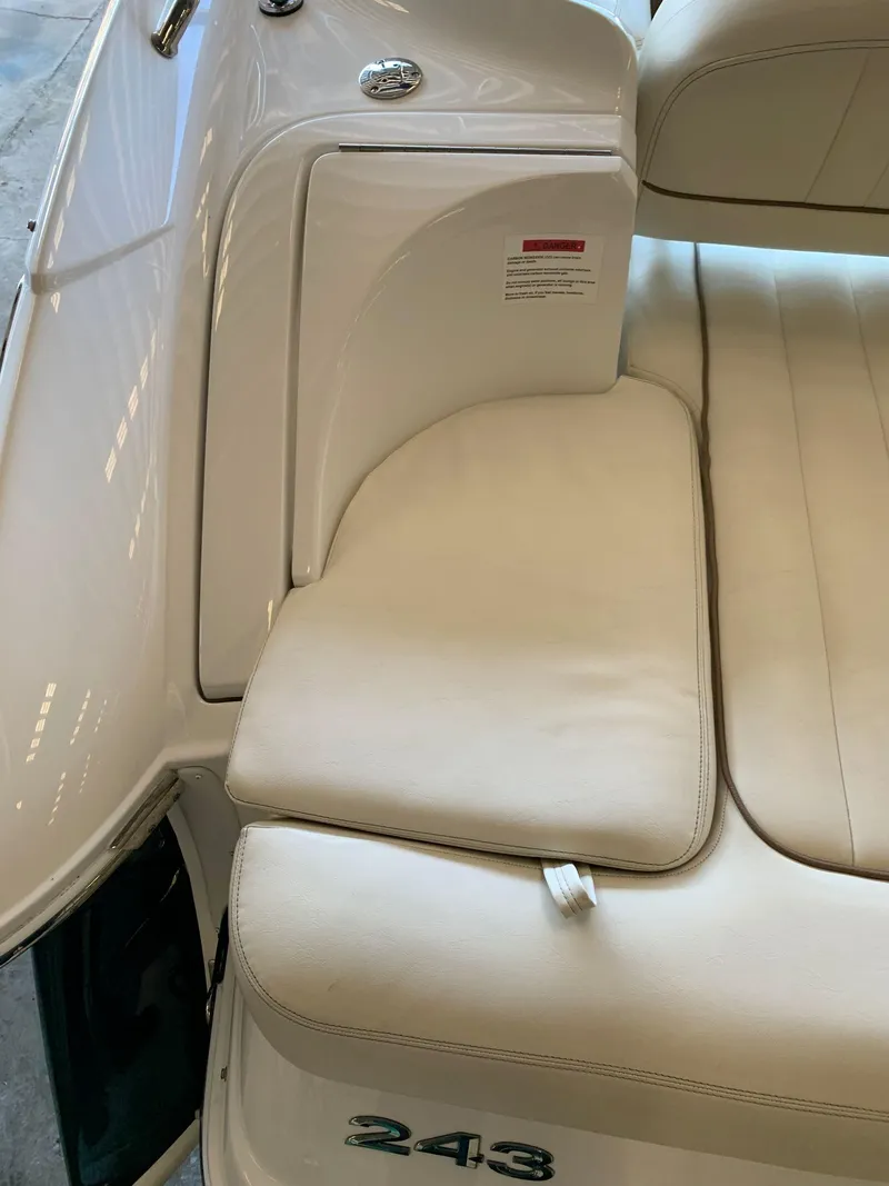 Slide: The Image of Cobalt 243 boat 2015, white upholstery, detailed view. - 13