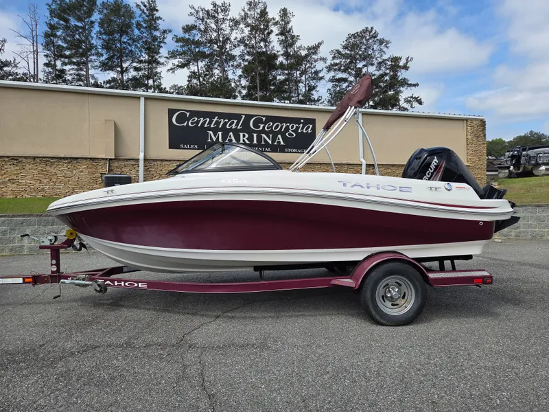 The Image of 2016 Tahoe 450 TS boat in front of Central Georgia Marina. - 0