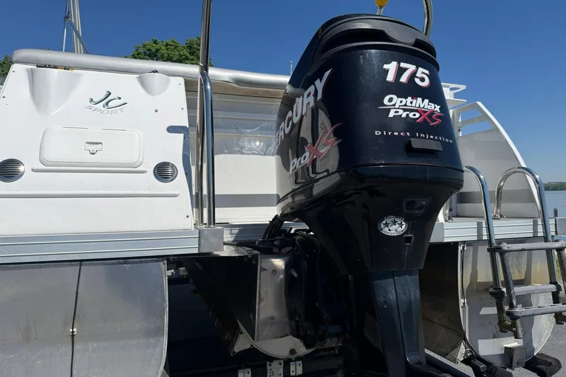 Slide: The Image of 2011 JC NEPTOON SPORT 21TT boat with Mercury OptiMax Pro XS engine. - 3