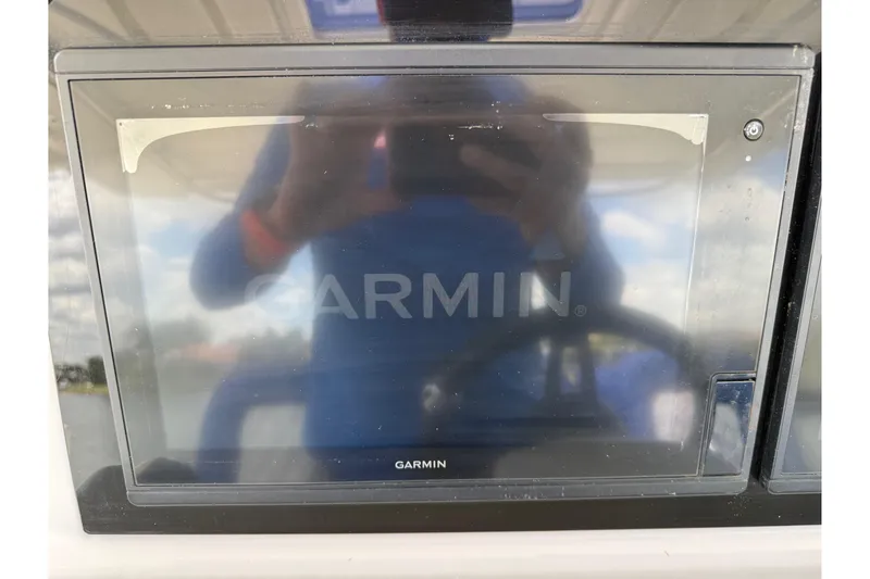 Slide: The Image of Garmin display on 2019 Jeanneau Leader 10.5 boat dashboard. - 62