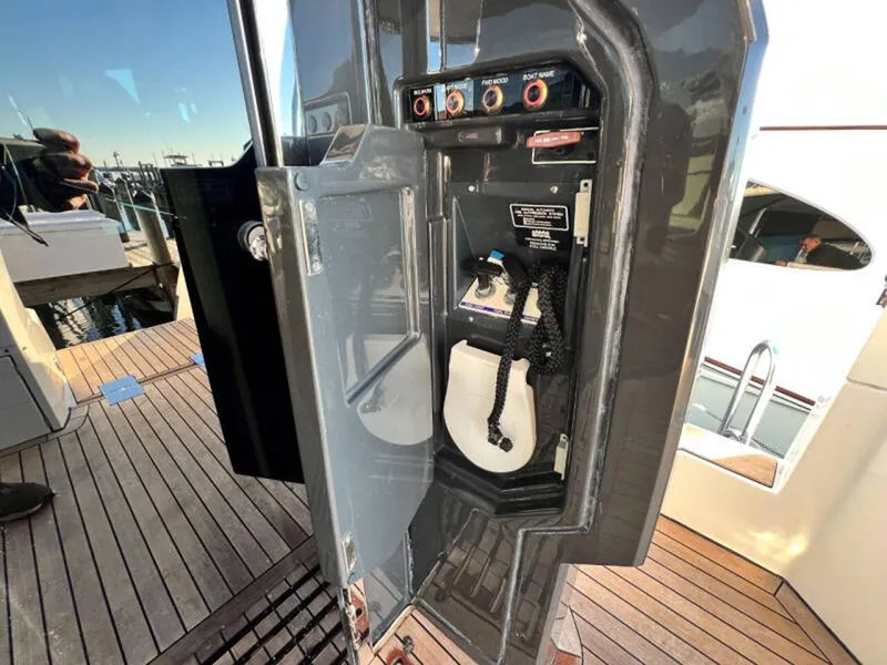 Slide: The Image of Fairline Squadron 68 2020 - 75