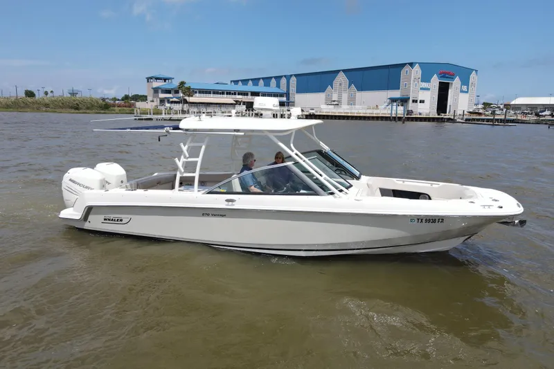 Slide: The Image of 2017 Boston Whaler 270 Vantage starboard profile shot. - 5