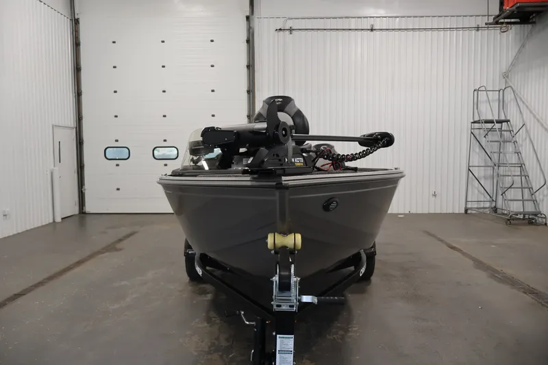Slide: The Image of 2026 Crestliner 1750 Fish Hawk SC boat in indoor storage facility. - 8