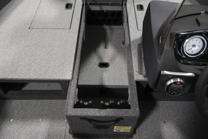 Slide: The Image of Interior of 2026 Crestliner 1750 Fish Hawk SC boat showing storage and dashboard. - 23