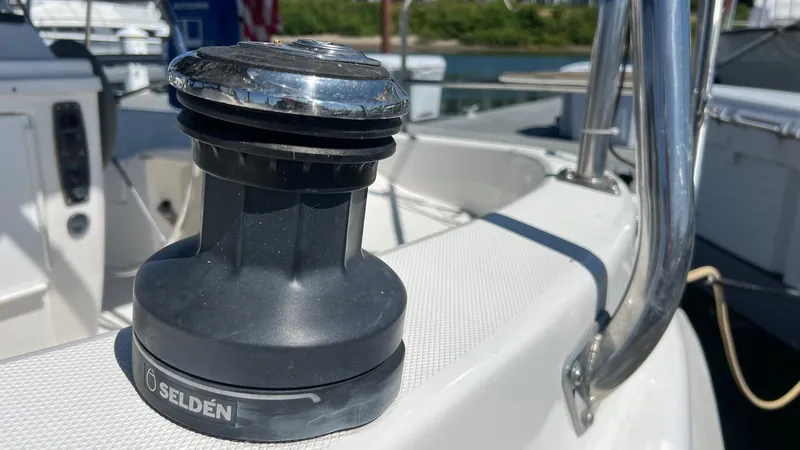 Slide: The Image of Selden winch on Hunter 340 sailboat, year 2001. - 42