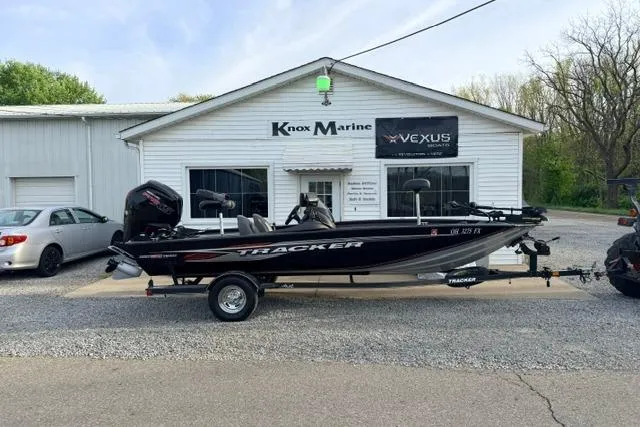 The Image of 2019 Bass Tracker Pro 19 boat parked outside Knox Marine dealership. - 1