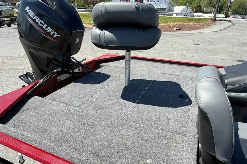 Slide: The Image of 2020 Tracker Bass Tracker Classic XL boat with Mercury engine and cushioned seating. - 10