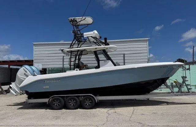 The Image of Everglades 33 Center Console 2024 - 1