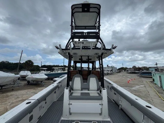 Slide: The Image of Everglades 33 Center Console 2024 - 12