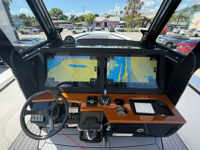 Slide: The Image of Everglades 33 Center Console 2024 - 17