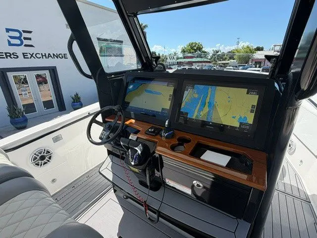 Slide: The Image of Everglades 33 Center Console 2024 - 18