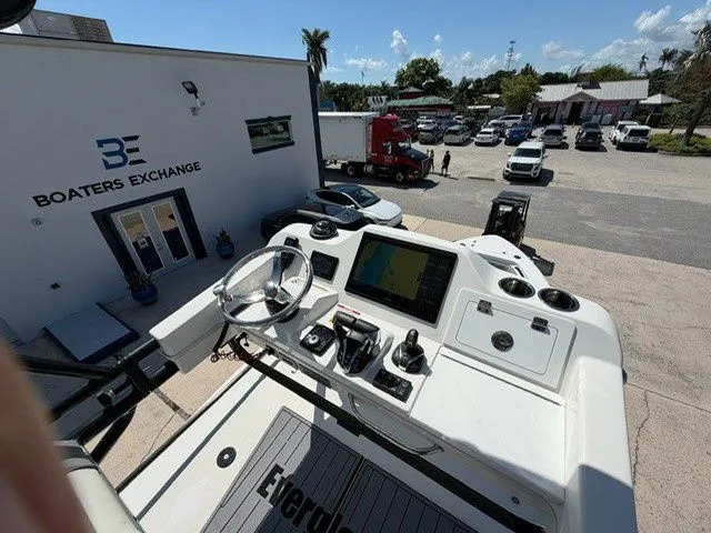 Slide: The Image of Everglades 33 Center Console 2024 - 27