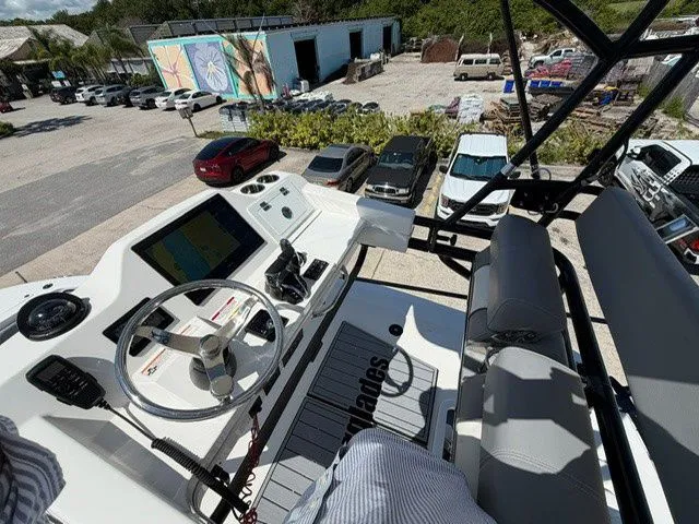 Slide: The Image of Everglades 33 Center Console 2024 - 28