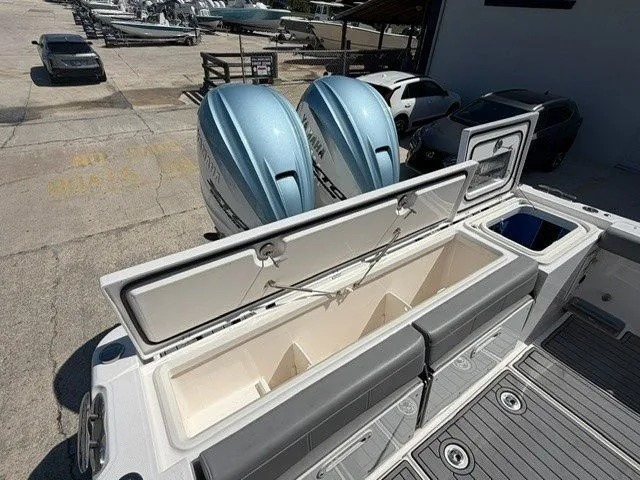 Slide: The Image of Everglades 33 Center Console 2024 - 44