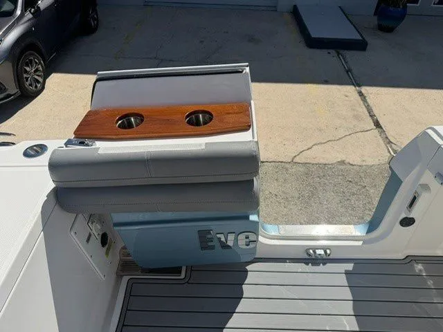 Slide: The Image of Everglades 33 Center Console 2024 - 60