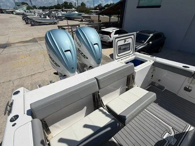 Slide: The Image of Everglades 33 Center Console 2024 - 8