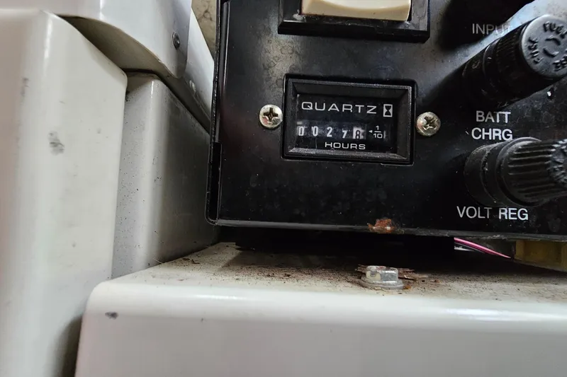 Slide: The Image of Close-up of a 2004 Rinker Fiesta Vee 312 hour meter showing 278 hours. - 30