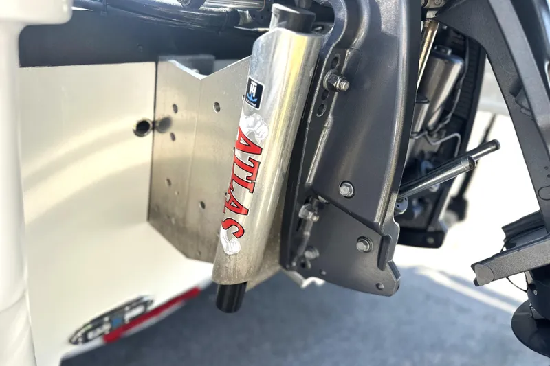 Slide: The Image of Close-up of Atlas hydraulic jack plate on 2023 Pathfinder 2200 TRS boat. - 22