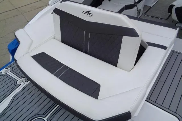 Slide: The Image of 2019 Monterey 218SS Super Sport boat seat with white and gray upholstery. - 22