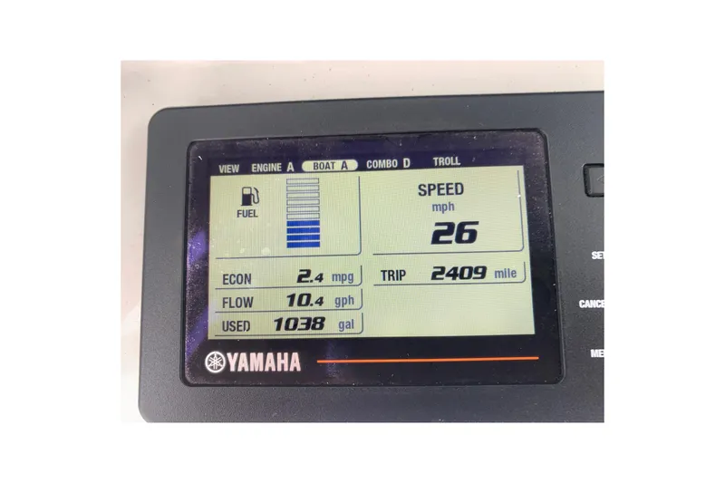 Slide: The Image of Yamaha display showing fuel economy and speed for 2020 Sea Hunt Ultra 275 SE boat. - 4