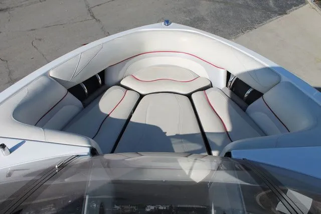 Slide: The Image of Interior view of 2011 Malibu Wakesetter 20 VTX boat. - 10