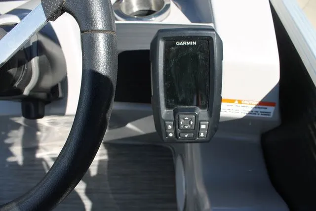 Slide: The Image of Garmin device on Bennington 22 SSRCX 2021 boat console. - 9