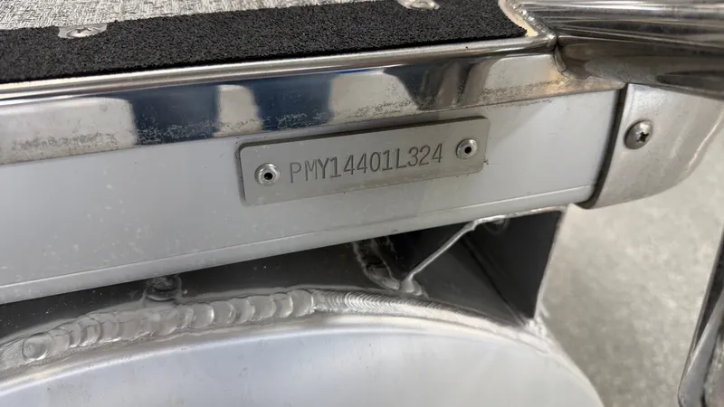 Slide: The Image of Premier 230 ANGLER 2024 - 101