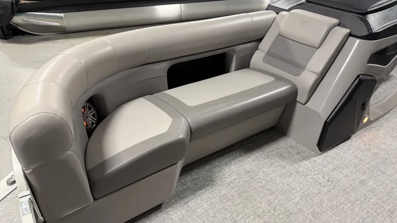 Slide: The Image of Premier 230 ANGLER 2024 - 20